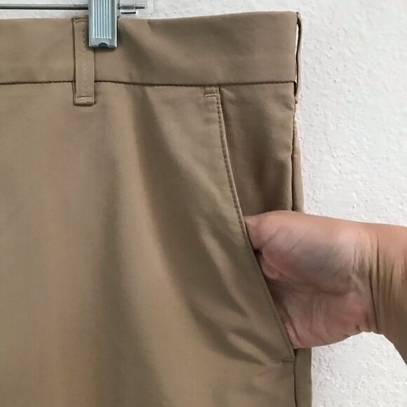 Izod flat front tan shorts 40* - Picture 3 of 7